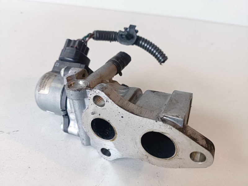 Recambio de valvula egr para toyota avensis berlina (t25) 1cdftv referencia OEM IAM 1350008110  