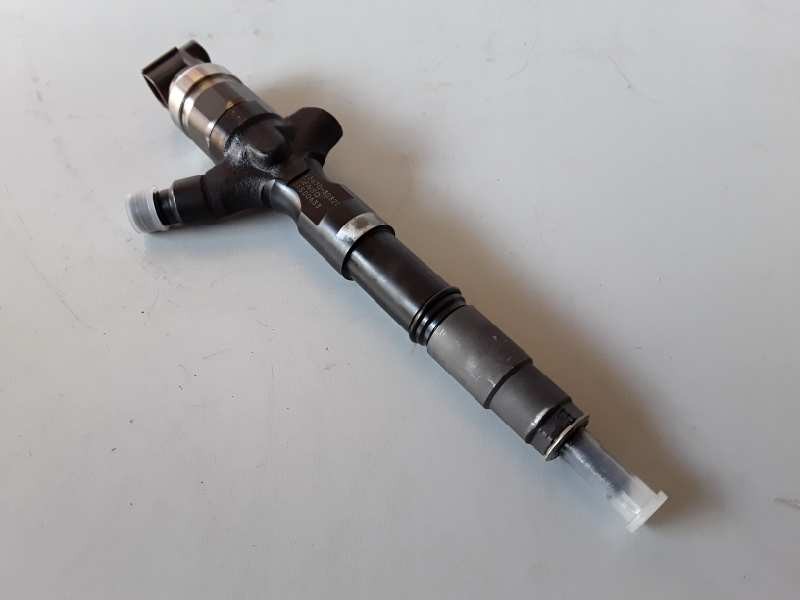 Recambio de inyector para toyota land cruiser (j12) referencia OEM IAM 2367030320  