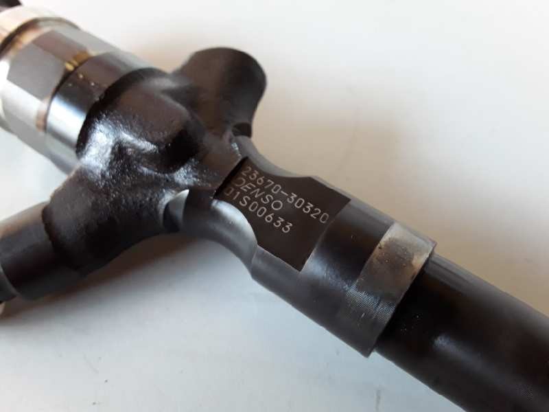 Recambio de inyector para toyota land cruiser (j12) referencia OEM IAM 2367030320  