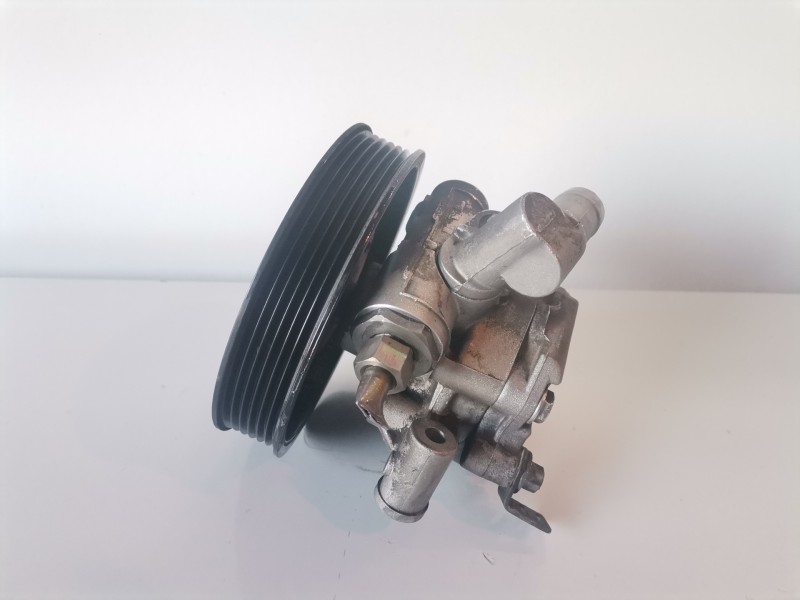 Recambio de bomba direccion para mercedes-benz clase c (bm 203) sportcoupe 646963 referencia OEM IAM A0044661301  