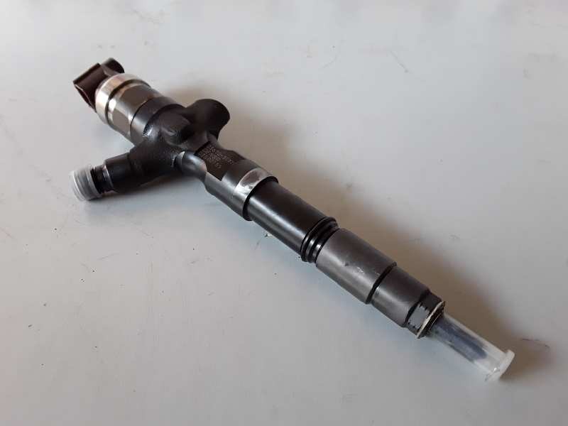 Recambio de inyector para toyota land cruiser (j12) referencia OEM IAM 2367030320  