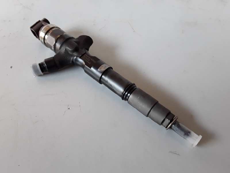 Recambio de inyector para toyota land cruiser (j12) referencia OEM IAM 2367030320  