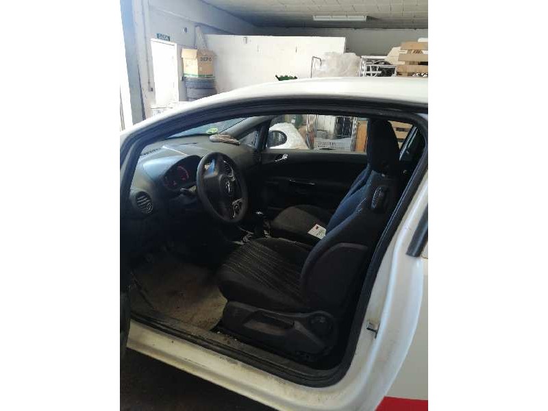 opel corsa d del año 2008