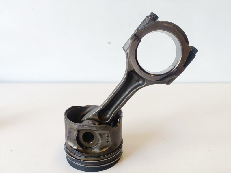 Recambio de piston para toyota land cruiser (j12) 1kdftv referencia OEM IAM 09624K  