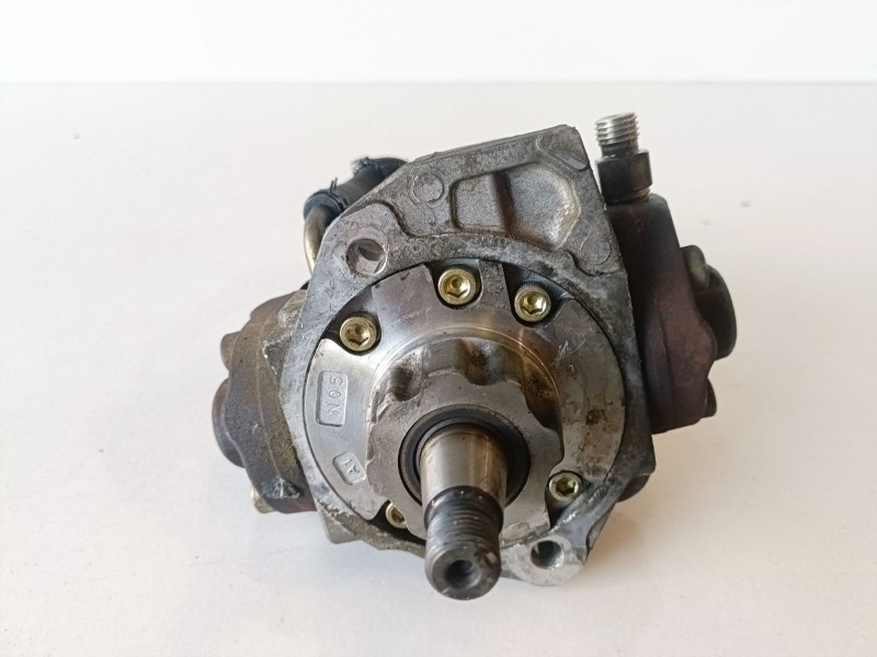Recambio de bomba inyeccion para toyota avensis berlina (t25) 1cdftv referencia OEM IAM 221000G010  