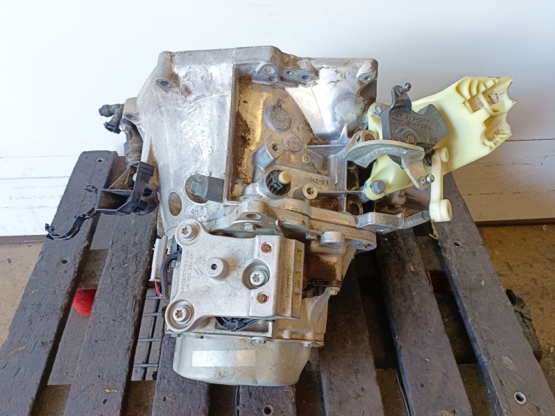 Recambio de caja cambios para citroen c4 cactus hnz referencia OEM IAM 20ET26  
