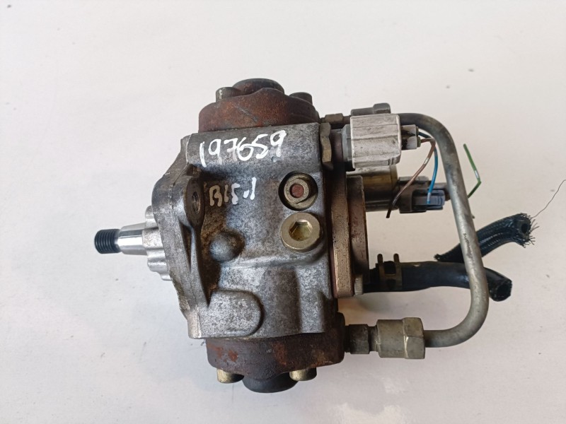 Recambio de bomba inyeccion para toyota avensis berlina (t25) 1cdftv referencia OEM IAM 221000G010  