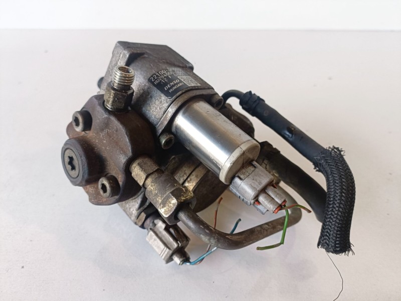 Recambio de bomba inyeccion para toyota avensis berlina (t25) 1cdftv referencia OEM IAM 221000G010  