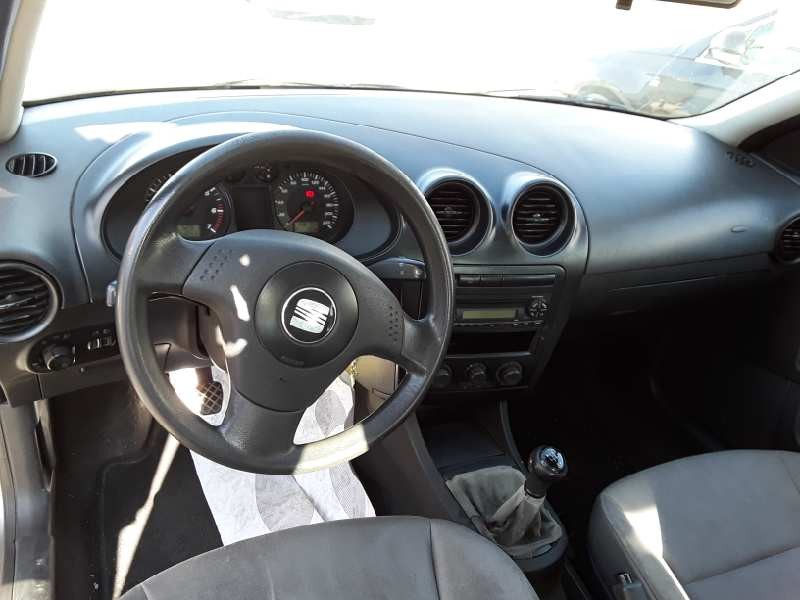 seat ibiza (6l1) del año 2003