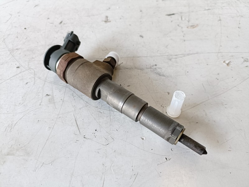 Recambio de inyector para peugeot 206 8hx referencia OEM IAM 0445110135  