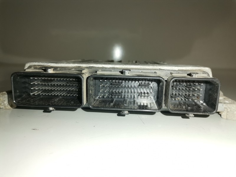 Recambio de centralita motor uce para renault scenic iii (jz) k9k837 referencia OEM IAM   