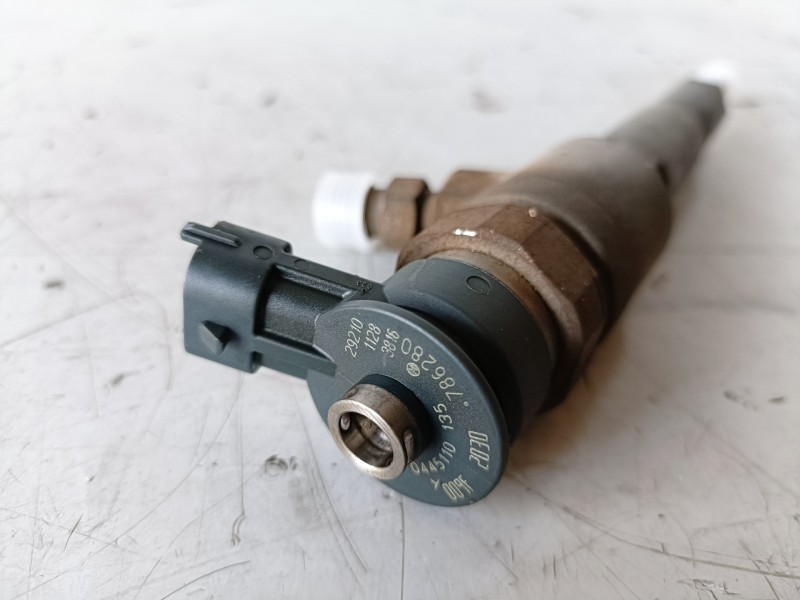 Recambio de inyector para peugeot 206 8hx referencia OEM IAM 0445110135  