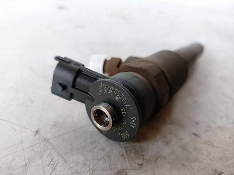 Recambio de inyector para peugeot 206 8hx referencia OEM IAM 0445110135  