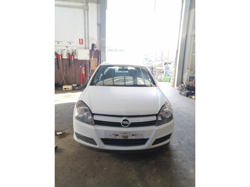opel astra h berlina del año 2004