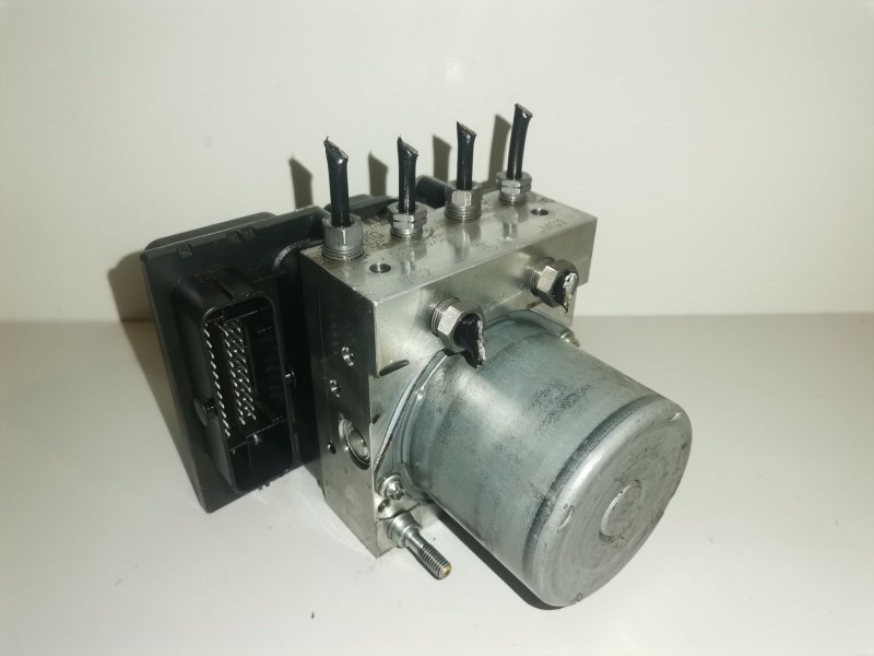 Recambio de abs para peugeot 308 5fw referencia OEM IAM 0265230491/0265951134  