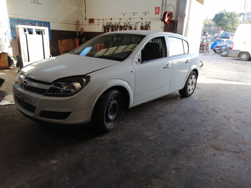 opel astra h berlina del año 2004