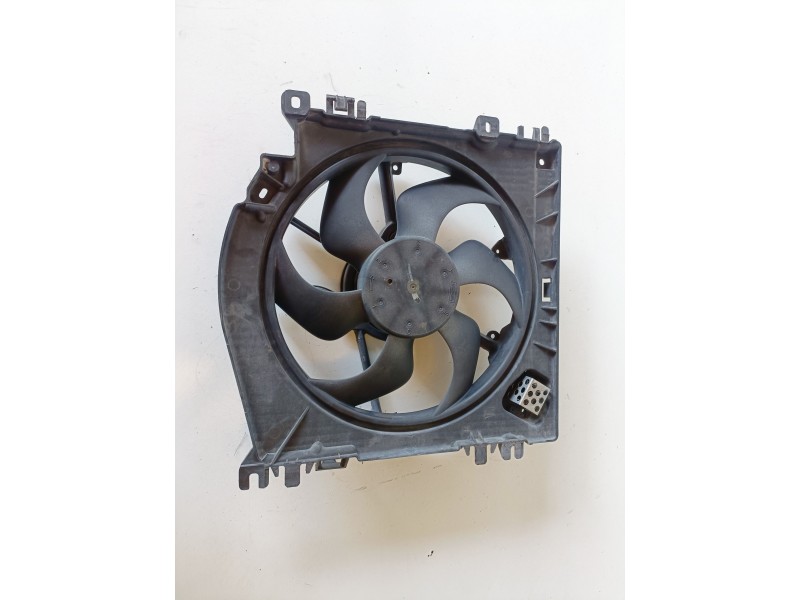 Recambio de electroventilador para renault clio iii k9k766 referencia OEM IAM   
