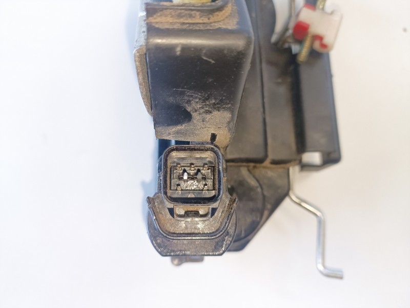 Recambio de cerradura puerta delantera derecha para ssangyong rodius d27dt referencia OEM IAM   