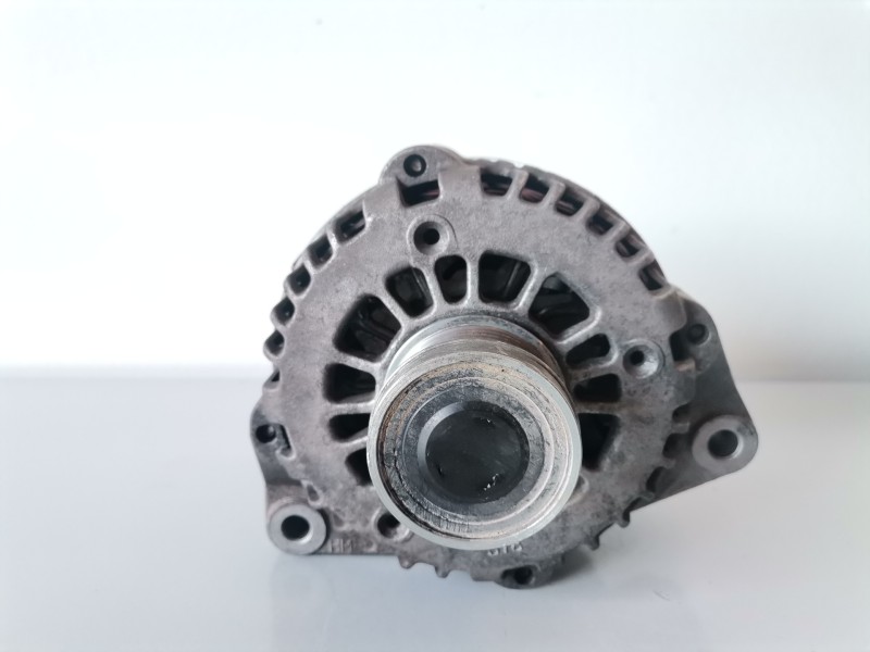 Recambio de alternador para ssangyong actyon sports d20dt referencia OEM IAM CGB16039  