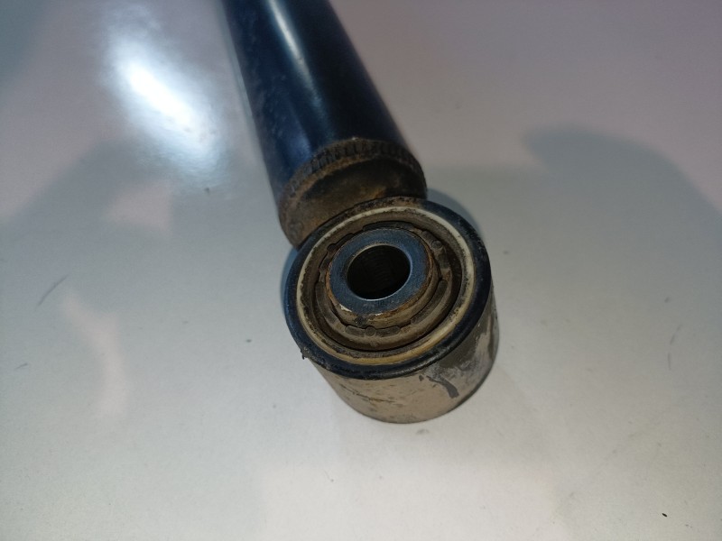Recambio de amortiguador trasero izquierdo para seat leon (1p1) cayc referencia OEM IAM 1K0512011AD  