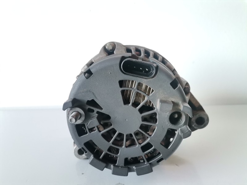 Recambio de alternador para ssangyong actyon sports d20dt referencia OEM IAM CGB16039  