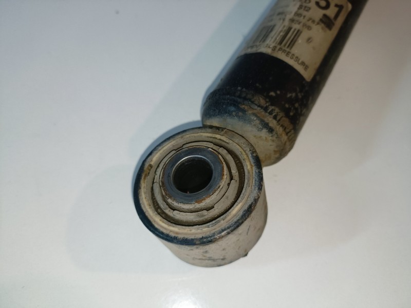 Recambio de amortiguador trasero izquierdo para seat leon (1p1) cayc referencia OEM IAM 1K0512011AD  
