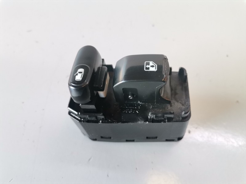 Recambio de mando elevalunas delantero derecho para ssangyong rexton d27dt referencia OEM IAM 96327938  