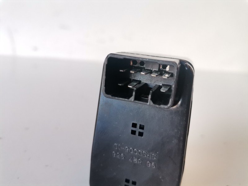 Recambio de mando elevalunas delantero derecho para ssangyong rexton d27dt referencia OEM IAM 96327938  