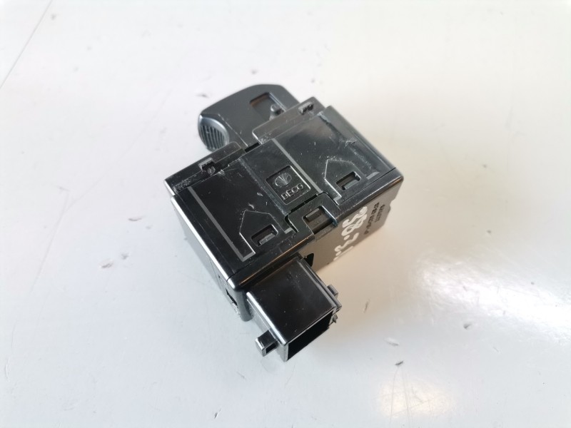 Recambio de mando elevalunas trasero derecho para ssangyong rexton d27dt referencia OEM IAM 96190777  
