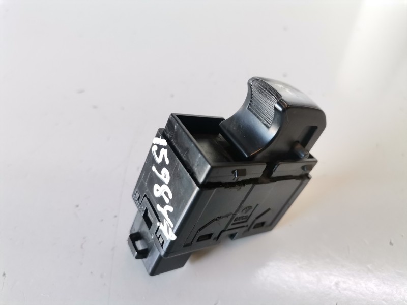 Recambio de mando elevalunas trasero izquierdo para ssangyong rexton d27dt referencia OEM IAM 96190777  
