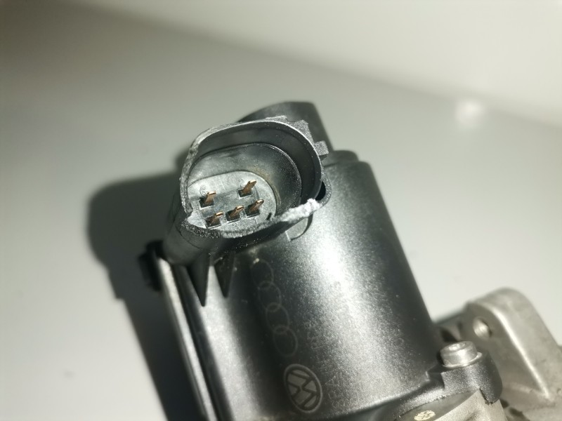 Recambio de valvula egr para volkswagen t5 transporter furgón/combi (7h) bnz referencia OEM IAM 700823030  