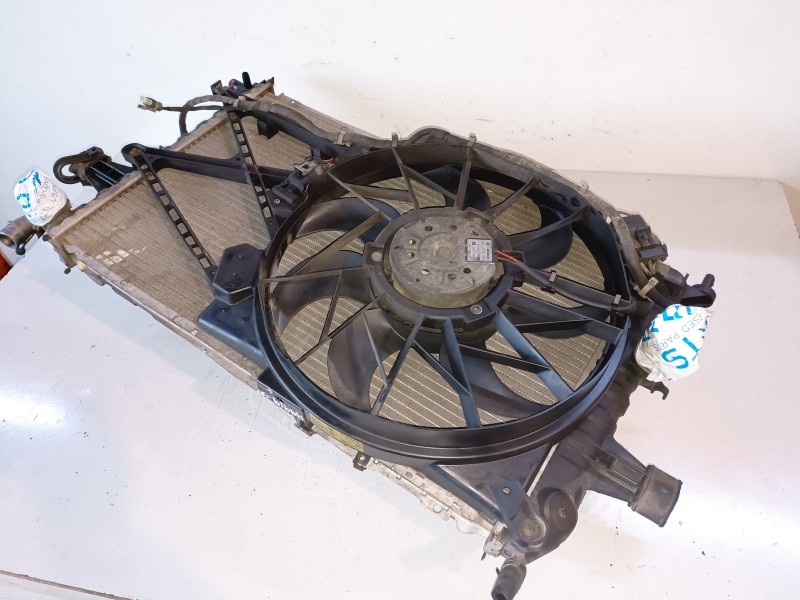 Recambio de electroventilador para opel zafira a y22dtr referencia OEM IAM 0130303903/24413317  