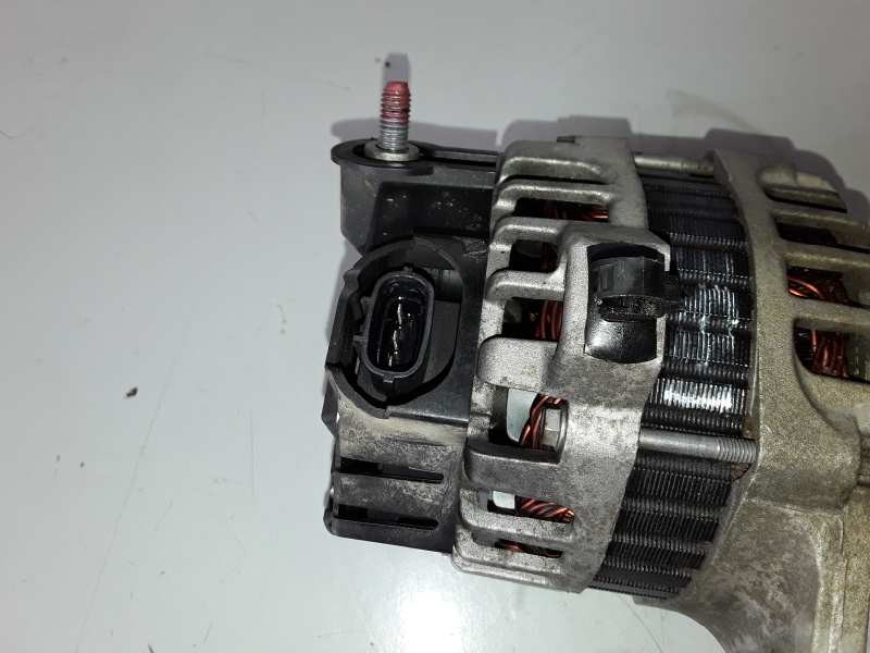 Recambio de alternador para hyundai i20 (pb) g4la referencia OEM IAM 2606900/3730003300/70A  