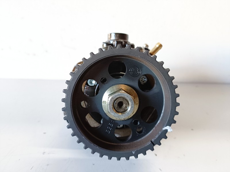 Recambio de bomba inyeccion para opel insignia berlina a20dth referencia OEM IAM 0445010193  