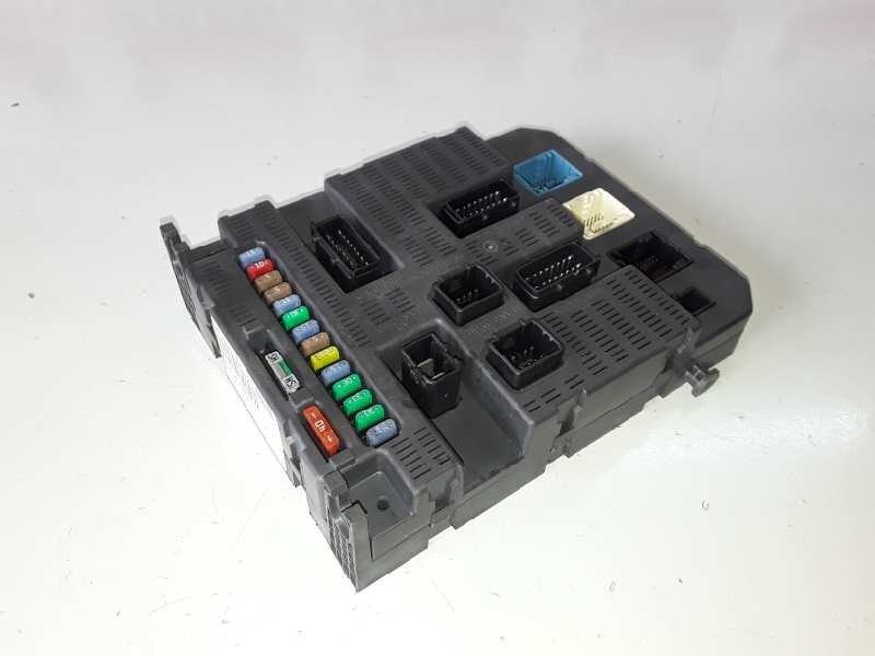 Recambio de caja reles / fusibles para citroen c2 8hz referencia OEM IAM 9664532580/BSI2004P1000  