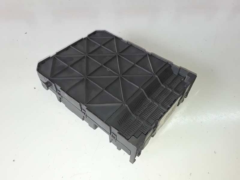 Recambio de caja reles / fusibles para citroen c2 8hz referencia OEM IAM 9664532580/BSI2004P1000  