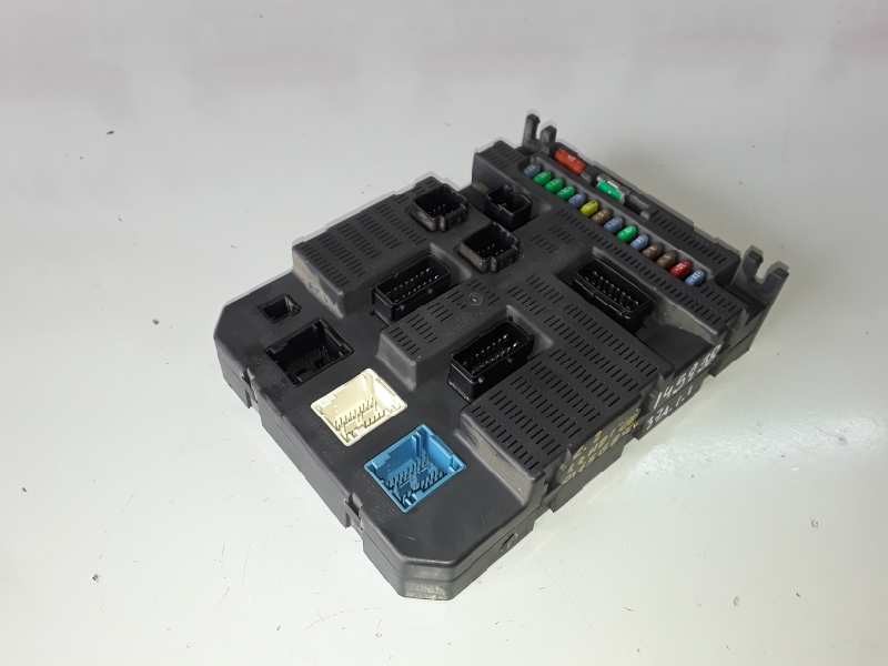 Recambio de caja reles / fusibles para citroen c2 8hz referencia OEM IAM 9664532580/BSI2004P1000  