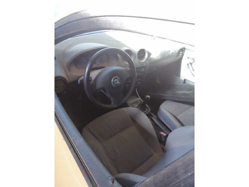 seat ibiza (6l1) del año 2002