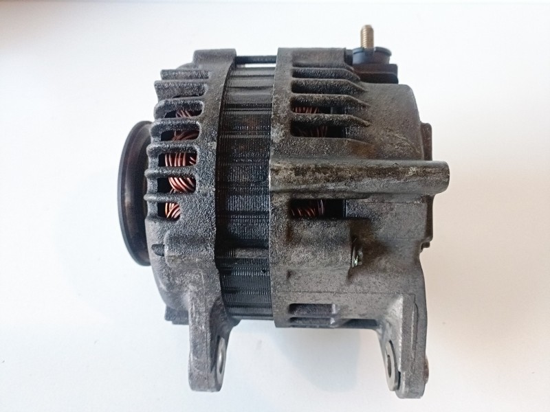 Recambio de alternador para nissan almera tino (v10m) yd22 referencia OEM IAM 23100BN300  