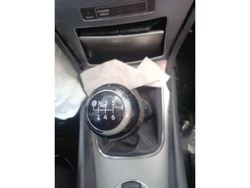 toyota avensis cross sport (t27) del año 2012