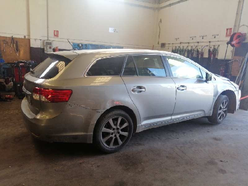 toyota avensis cross sport (t27) del año 2012