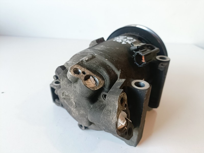 Recambio de compresor aire acondicionado para nissan almera tino (v10m) yd22 referencia OEM IAM 92600BN300  