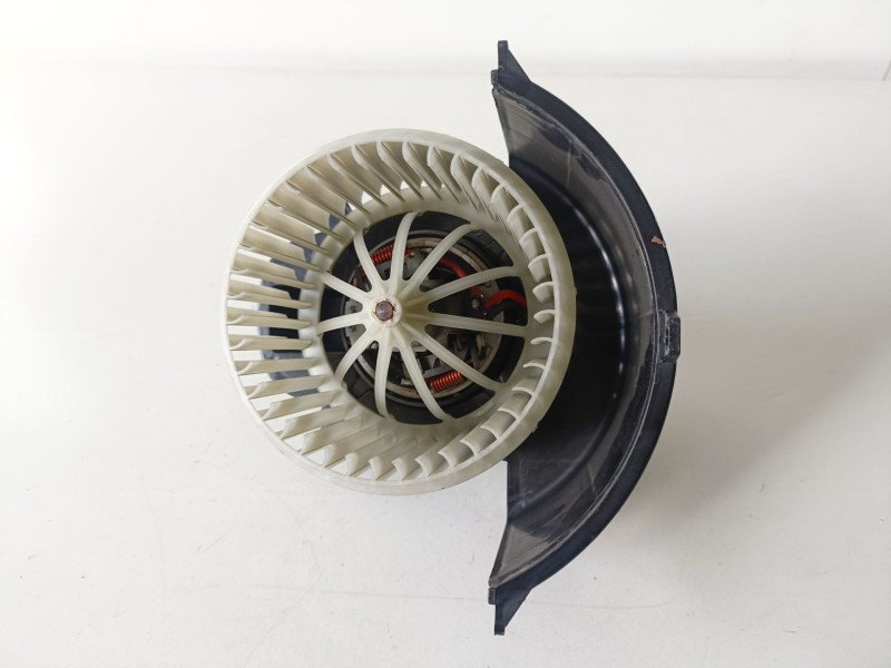 Recambio de ventilador calefaccion para audi q7 (4l) bug referencia OEM IAM 87139  