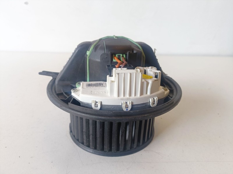 Recambio de ventilador calefaccion para bmw serie 3 berlina (e90) 204d4 referencia OEM IAM 985466N  