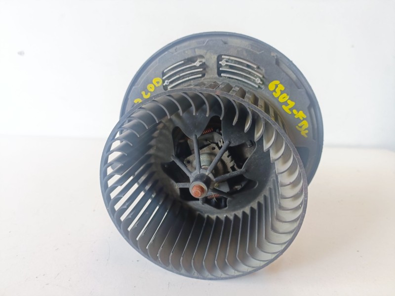 Recambio de ventilador calefaccion para bmw serie 3 berlina (e90) 204d4 referencia OEM IAM 985466N  
