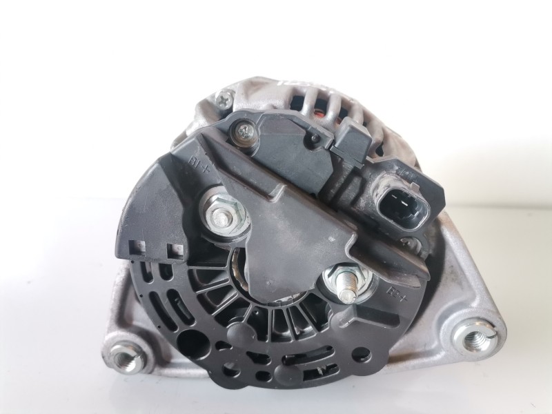 Recambio de alternador para opel astra h berlina z14xep referencia OEM IAM 0124326171  