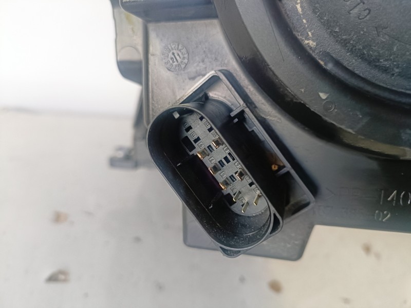 Recambio de faro derecho para mercedes-benz vito tourer (447) r9n402 referencia OEM IAM A4479067800  