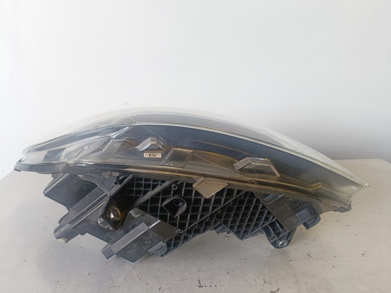 Recambio de faro derecho para mercedes-benz vito tourer (447) r9n402 referencia OEM IAM A4479067800  
