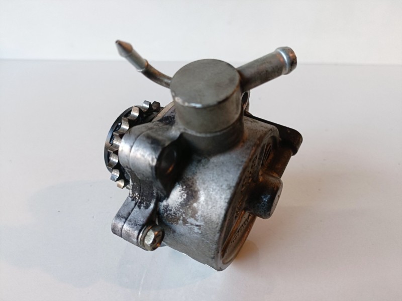 Recambio de depresor freno / bomba vacio para mazda 6 familiar (gh) r2aa referencia OEM IAM R2AA18G00  