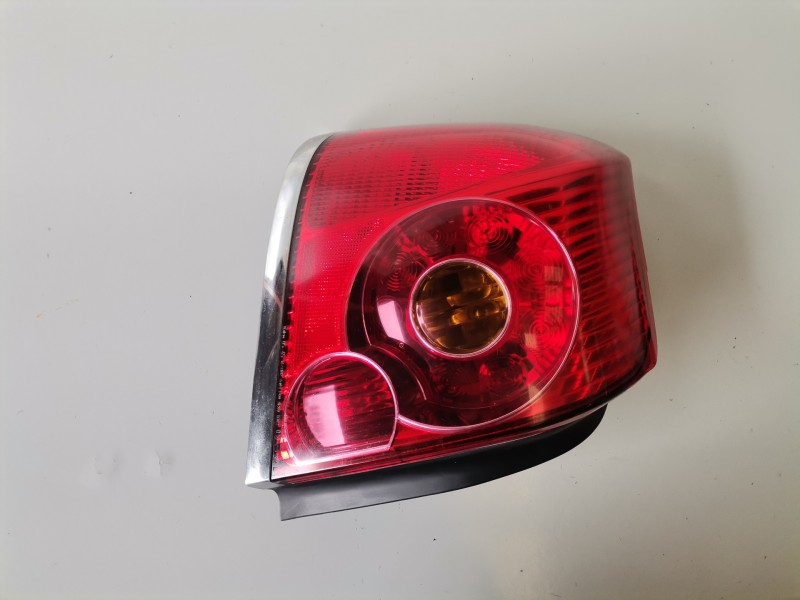 Recambio de piloto trasero izquierdo para toyota avensis berlina (t25) 1zzfe referencia OEM IAM   